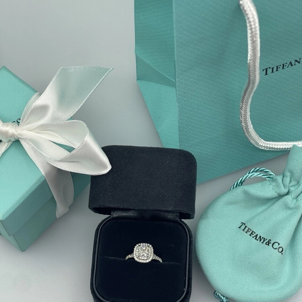 Tiffany & Co. Soleste 1.06 Ct Cushion Diamond Platinum Engagement Ring $15000 - Picture 2 of 15